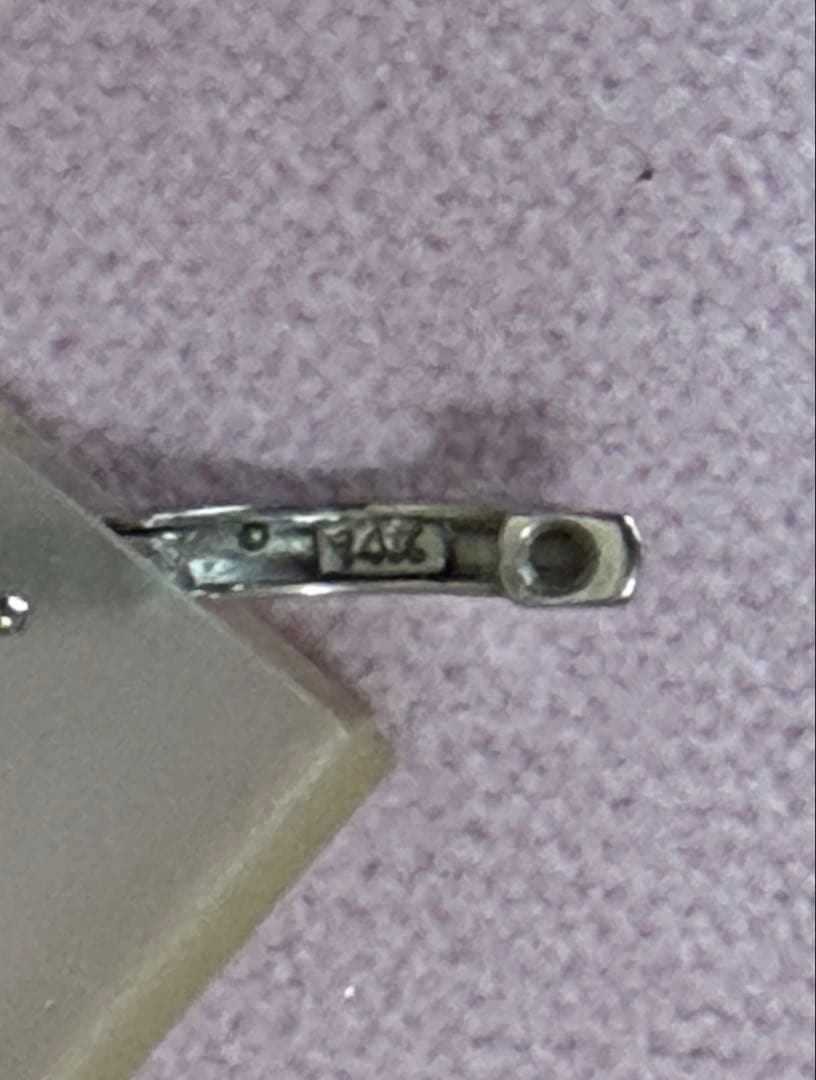 14K WG 中折れ　小ぶり　シンプルピアス