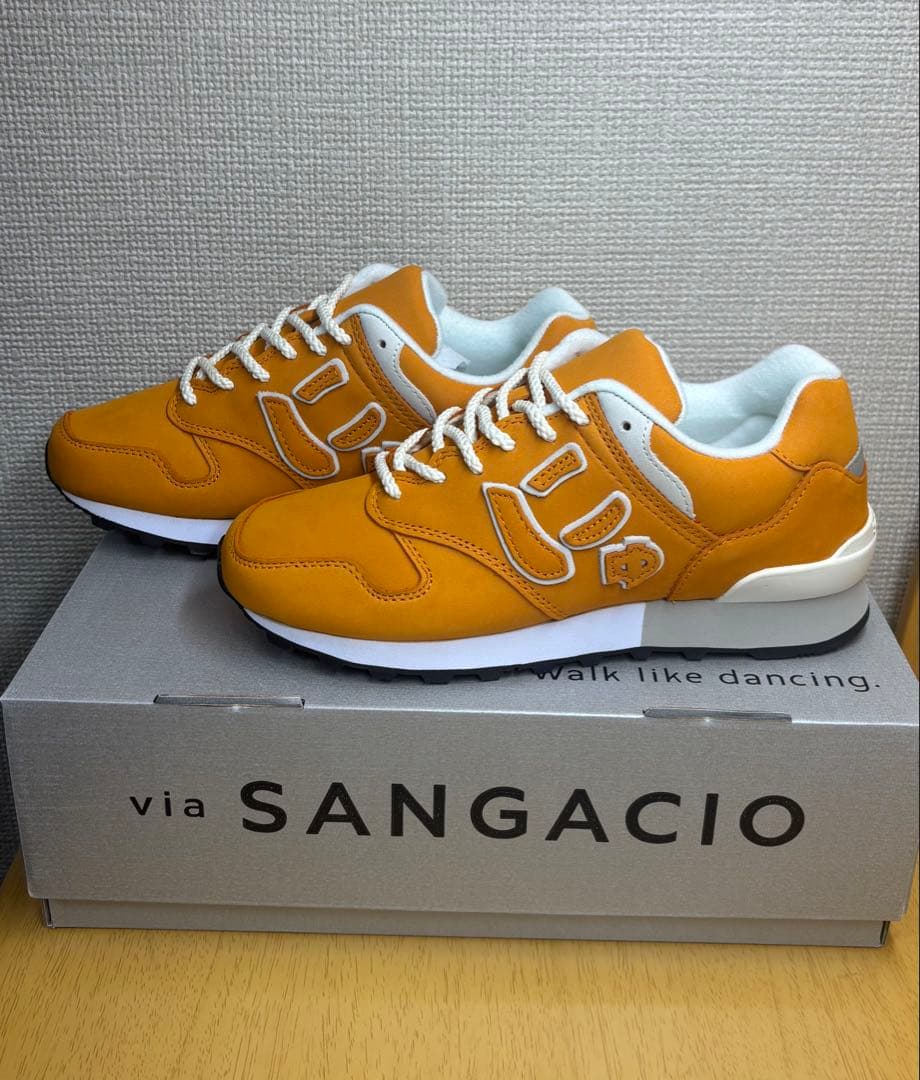 新品未使用　箱付　SANGACIO　にゅ　限定10周年記念モデル　スニーカー