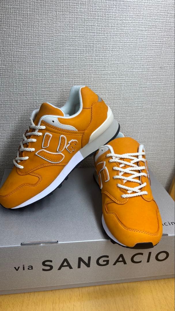 新品未使用　箱付　SANGACIO　にゅ　限定10周年記念モデル　スニーカー