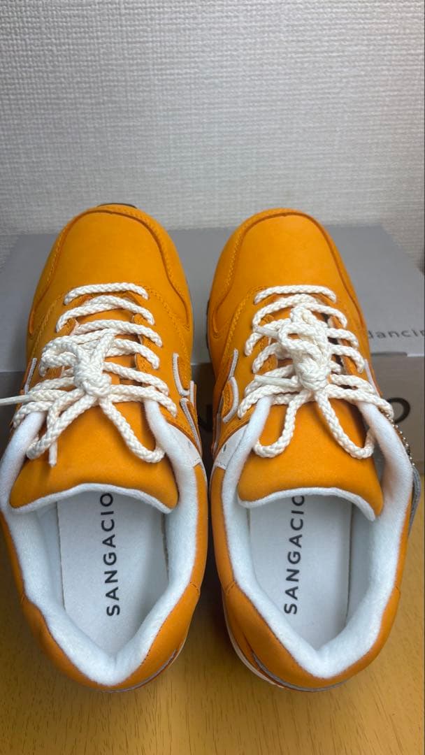 新品未使用　箱付　SANGACIO　にゅ　限定10周年記念モデル　スニーカー