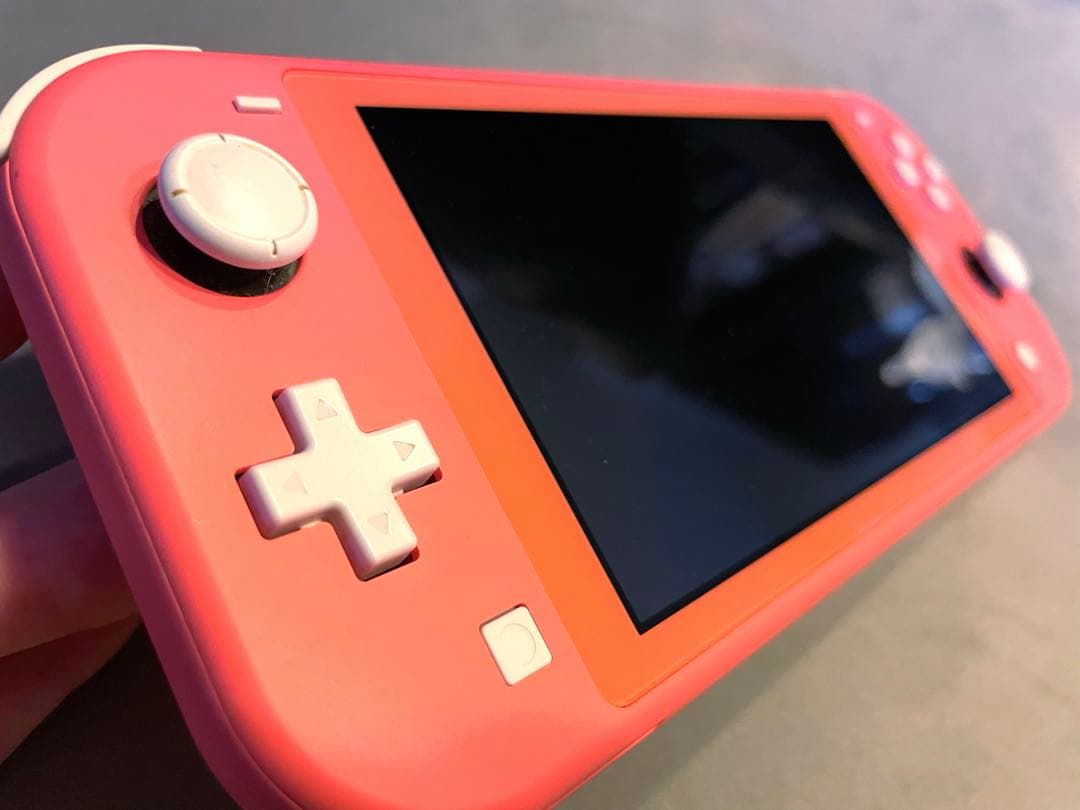 り*す様 Nintendo Switch Lite コーラルピンク 本体