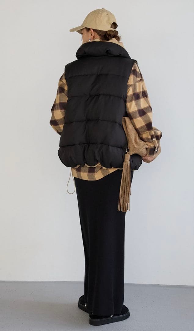 【新品未使用】BAYFLOW リバーシブルパファーベスト　ブラック×ベージュ M