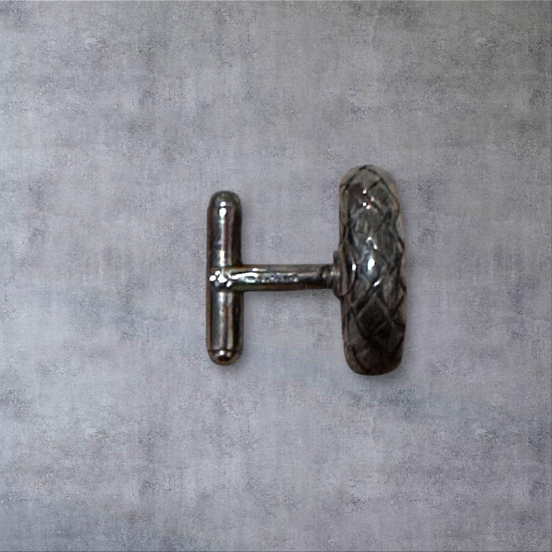 ボッテガヴェネタ 燻し加工 カフス シルバー イントレチャート