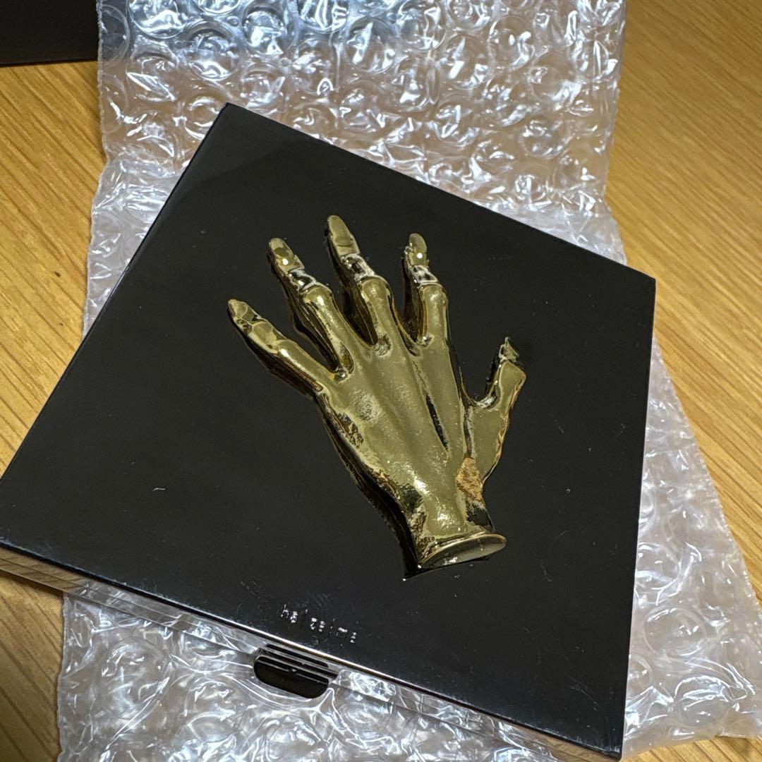 スカーフつき　hazama 惹きずり込まれる運命のアイシャドウ　BLACK