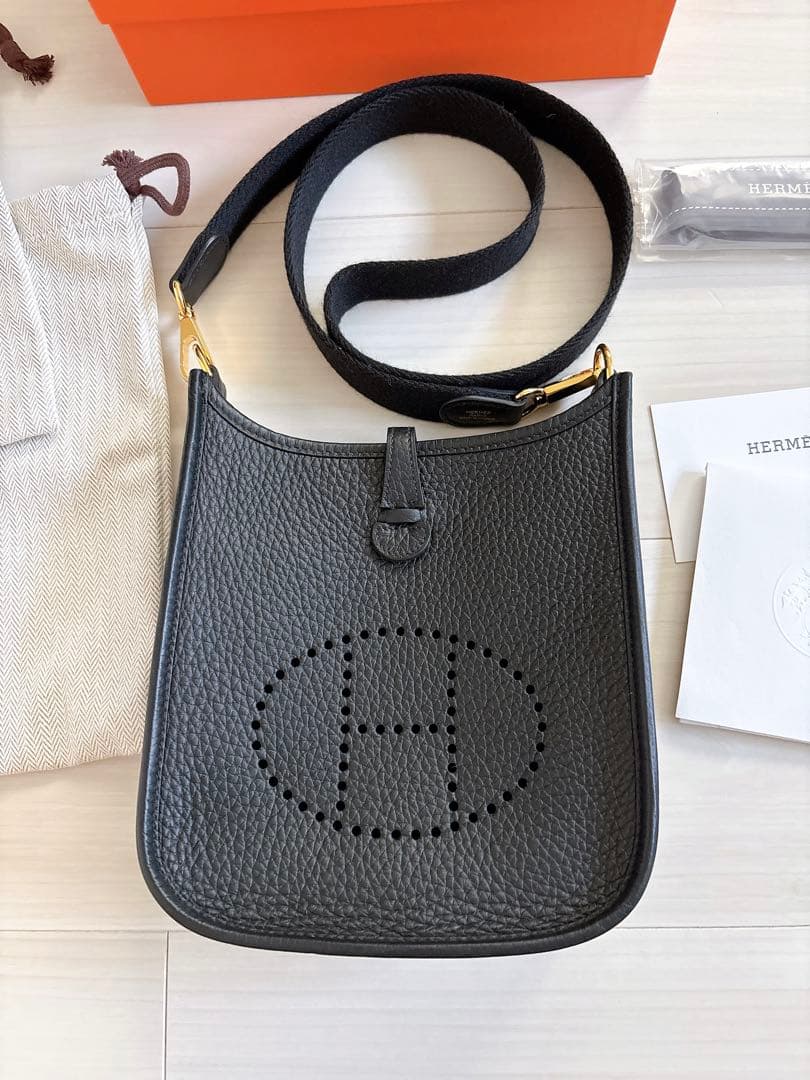 極美品！エルメス ミニエヴリンtpm ノアール　ショートストラップ