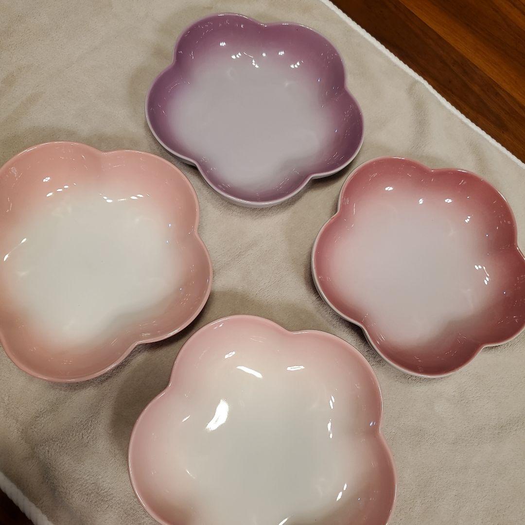 ル・クルーゼ フラワーディッシュ 4枚セット パウダーピンク