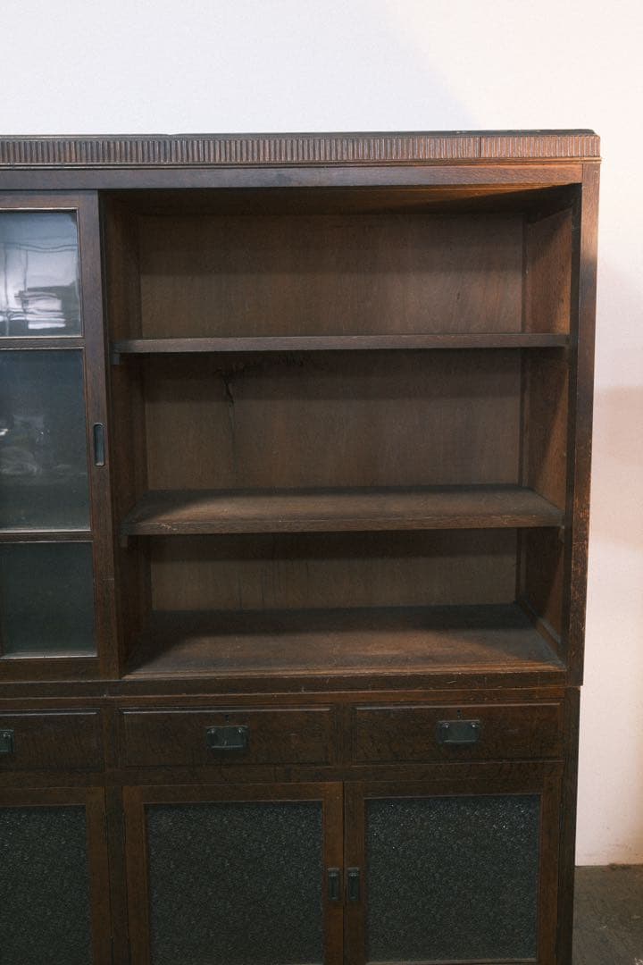 大正ロマン 諏訪の洋館で使用されていた 食器棚 ナラ材 キャビネット 水屋箪笥