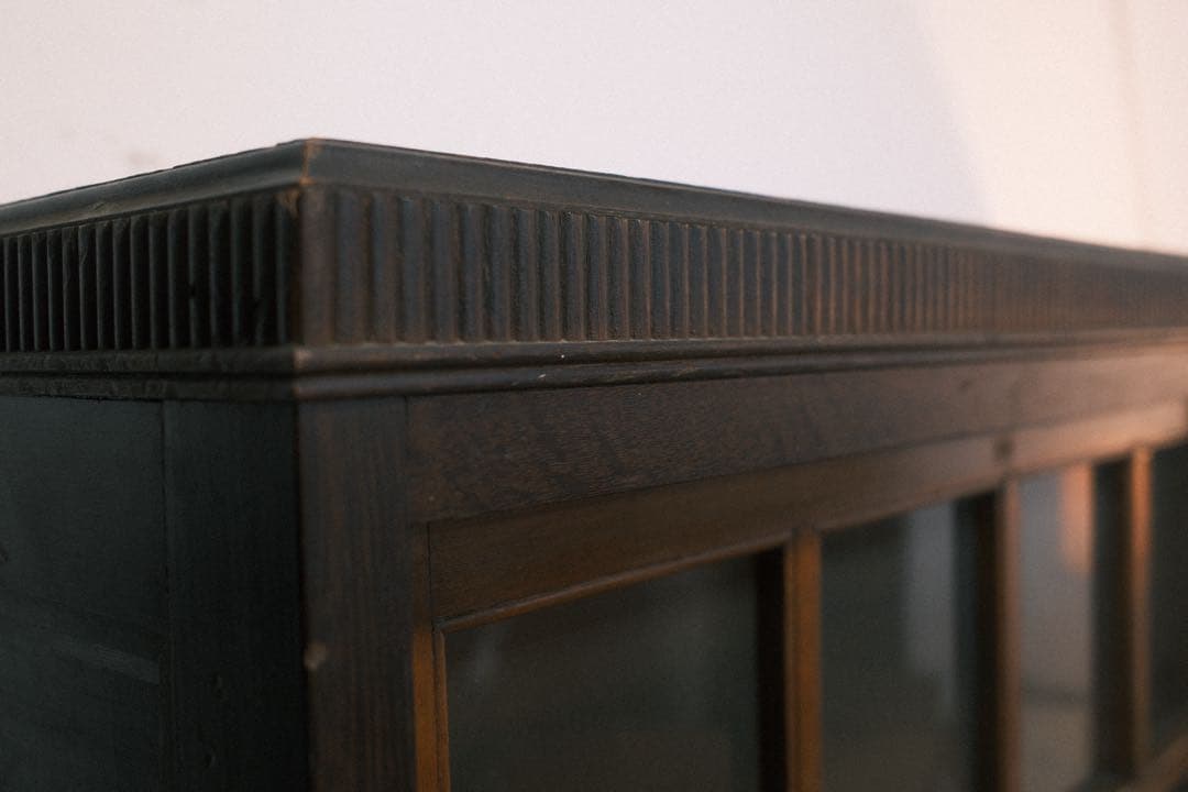 大正ロマン 諏訪の洋館で使用されていた 食器棚 ナラ材 キャビネット 水屋箪笥