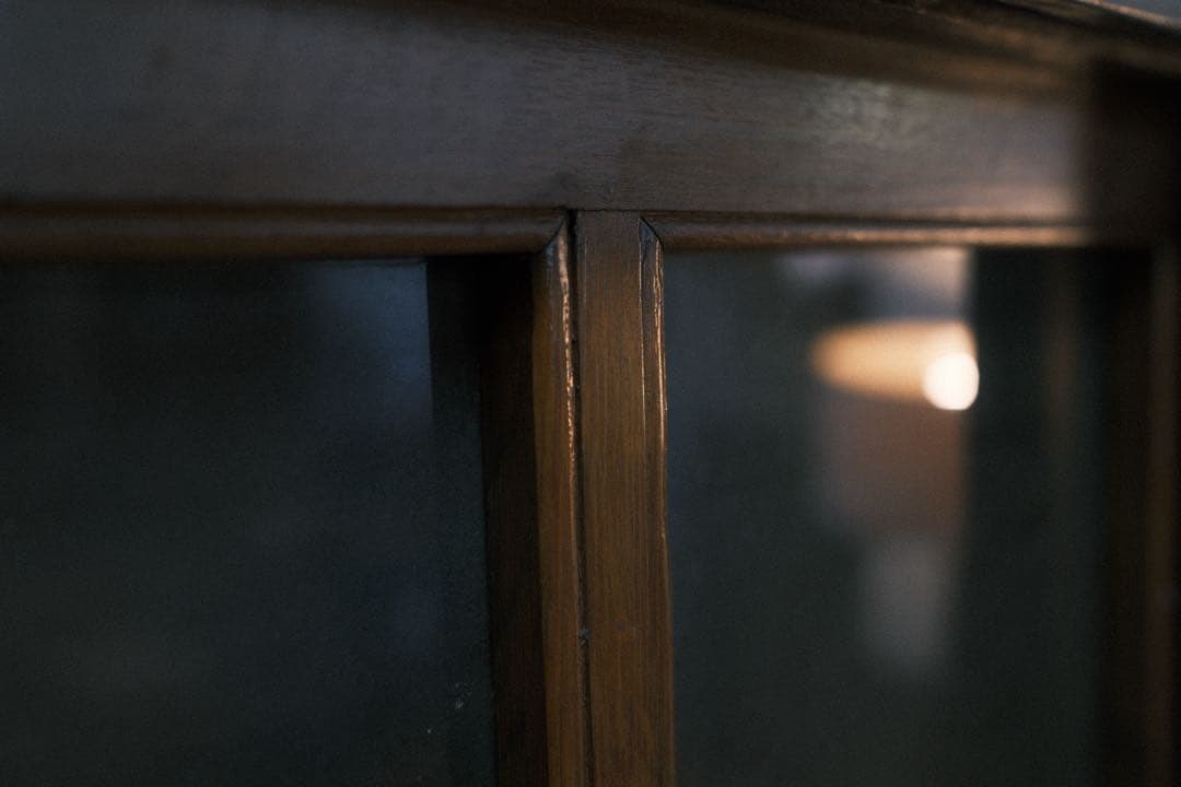 大正ロマン 諏訪の洋館で使用されていた 食器棚 ナラ材 キャビネット 水屋箪笥