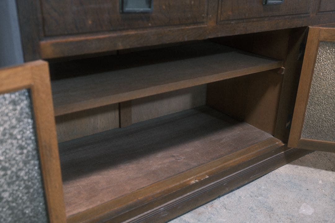 大正ロマン 諏訪の洋館で使用されていた 食器棚 ナラ材 キャビネット 水屋箪笥