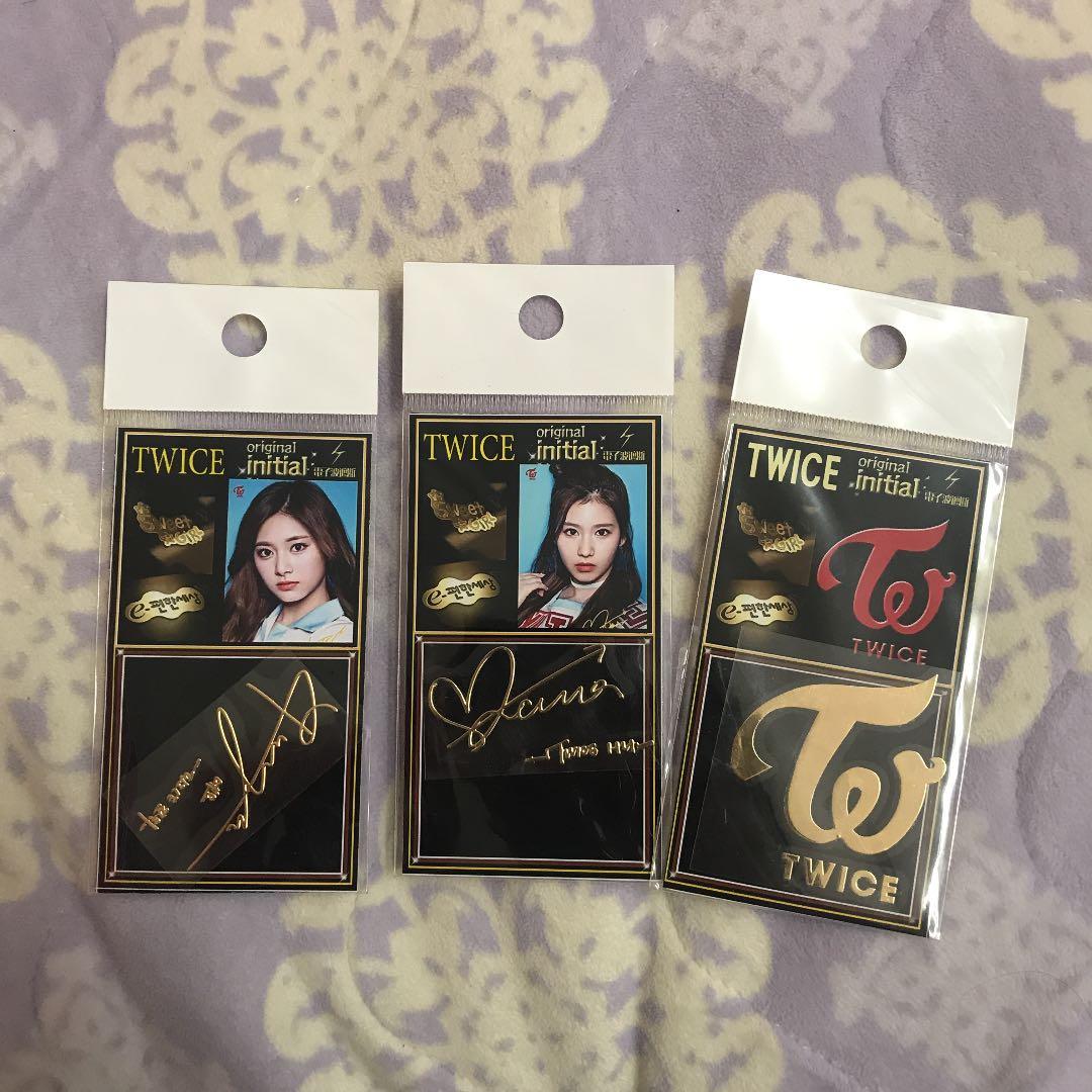 ツウィ サナ イニシャルシール