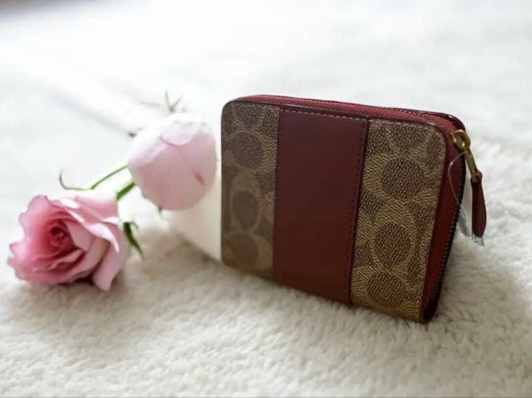 【新品】COACH ✨二つ折り財布ビルフォールド ウォレット新品