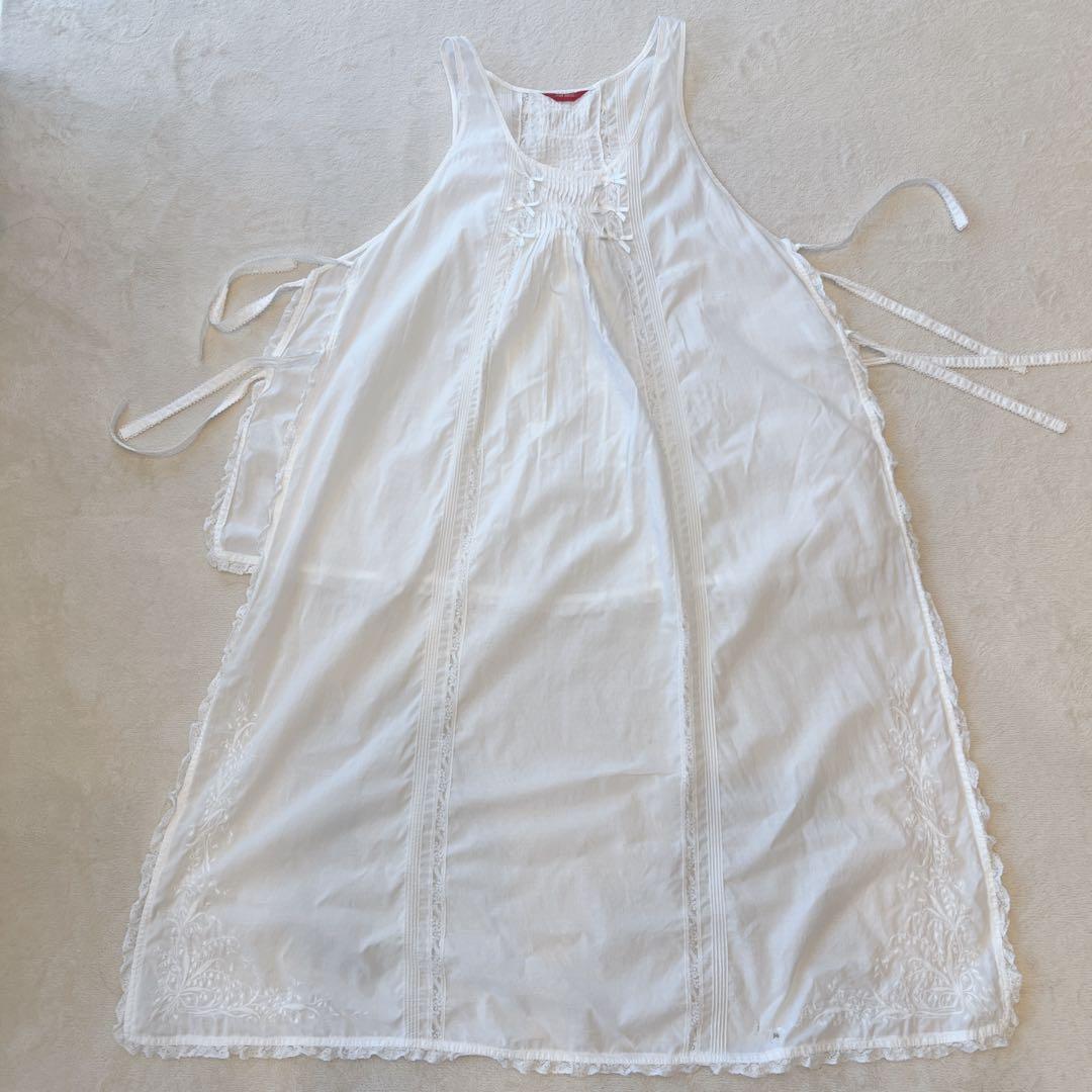 最終値下げ　ピンクハウス　すずらん刺繍ダブリエ