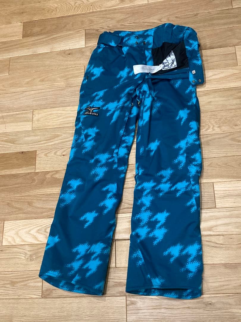 ミズノ　デモチームモデル