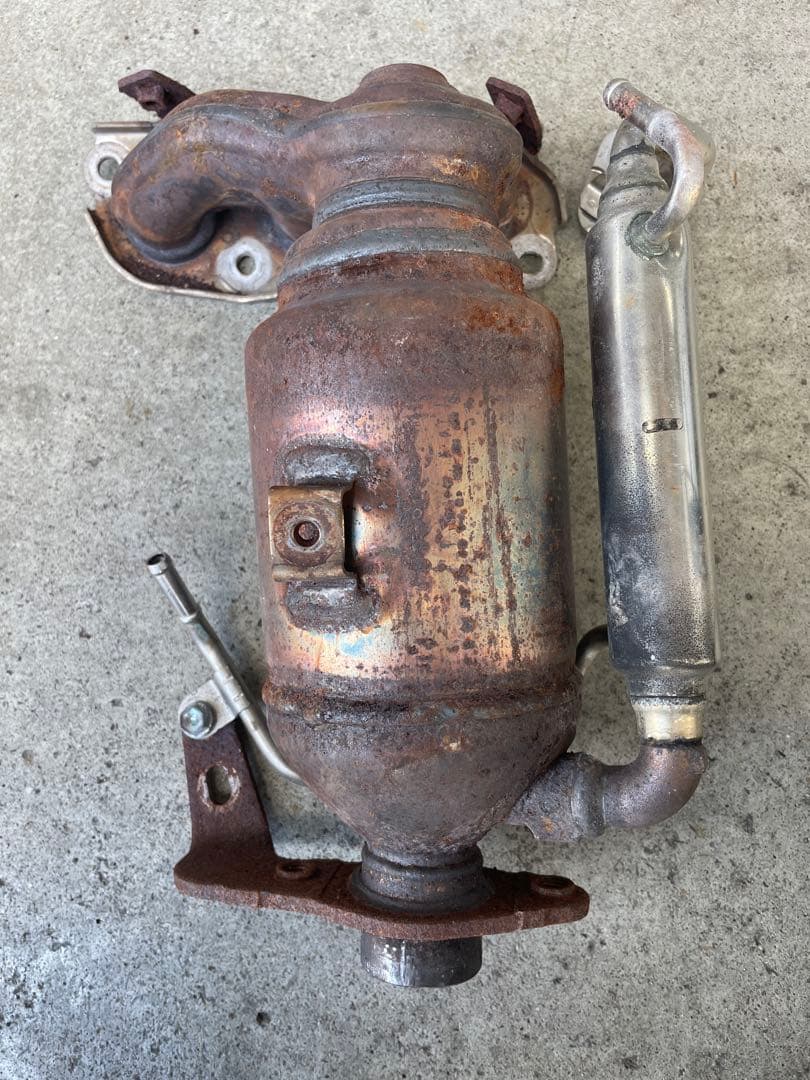 LA800S ムーヴキャンバス　エキゾースト　触媒