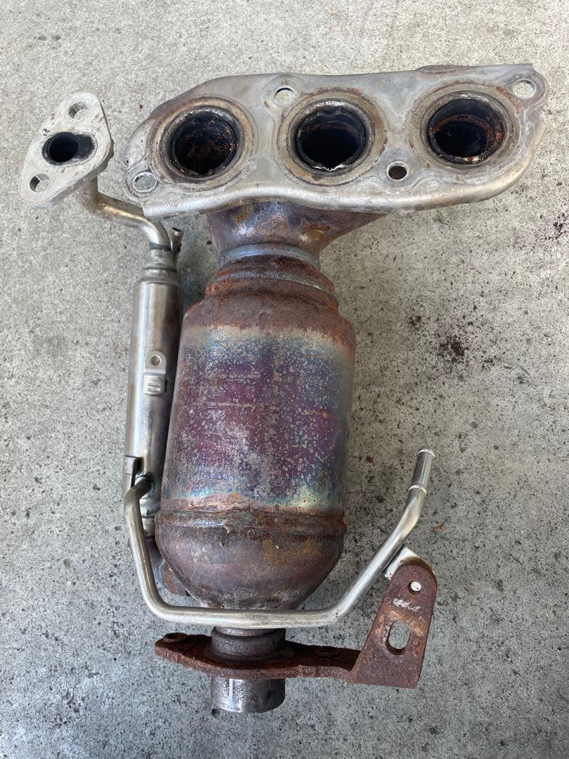 LA800S ムーヴキャンバス　エキゾースト　触媒