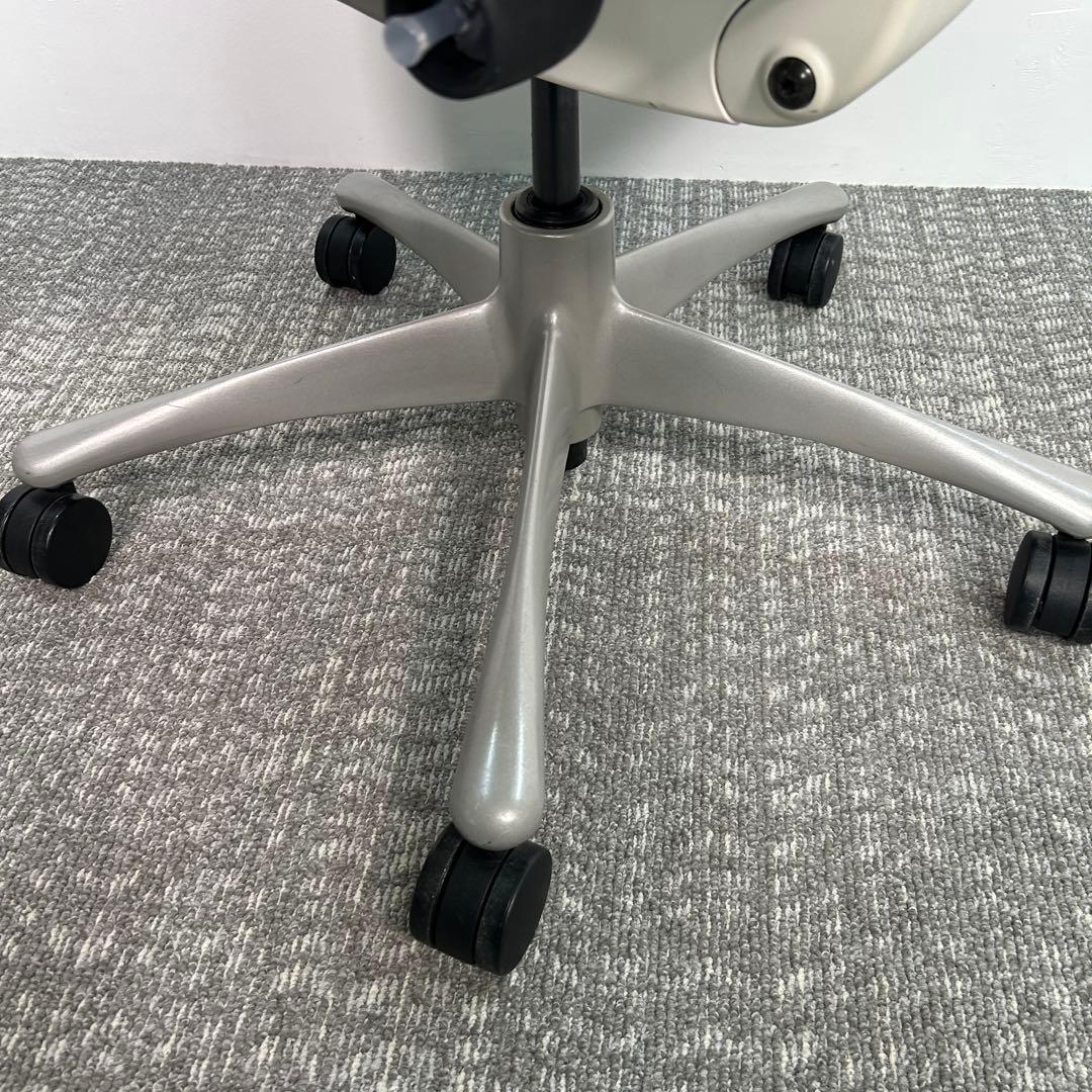 I エンボディチェア ハーマンミラー ホワイト Embody ブルー系