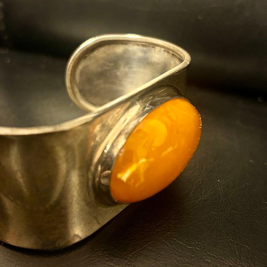 ポーランド産琥珀(ロイヤルアンバー)のシルバーバングル