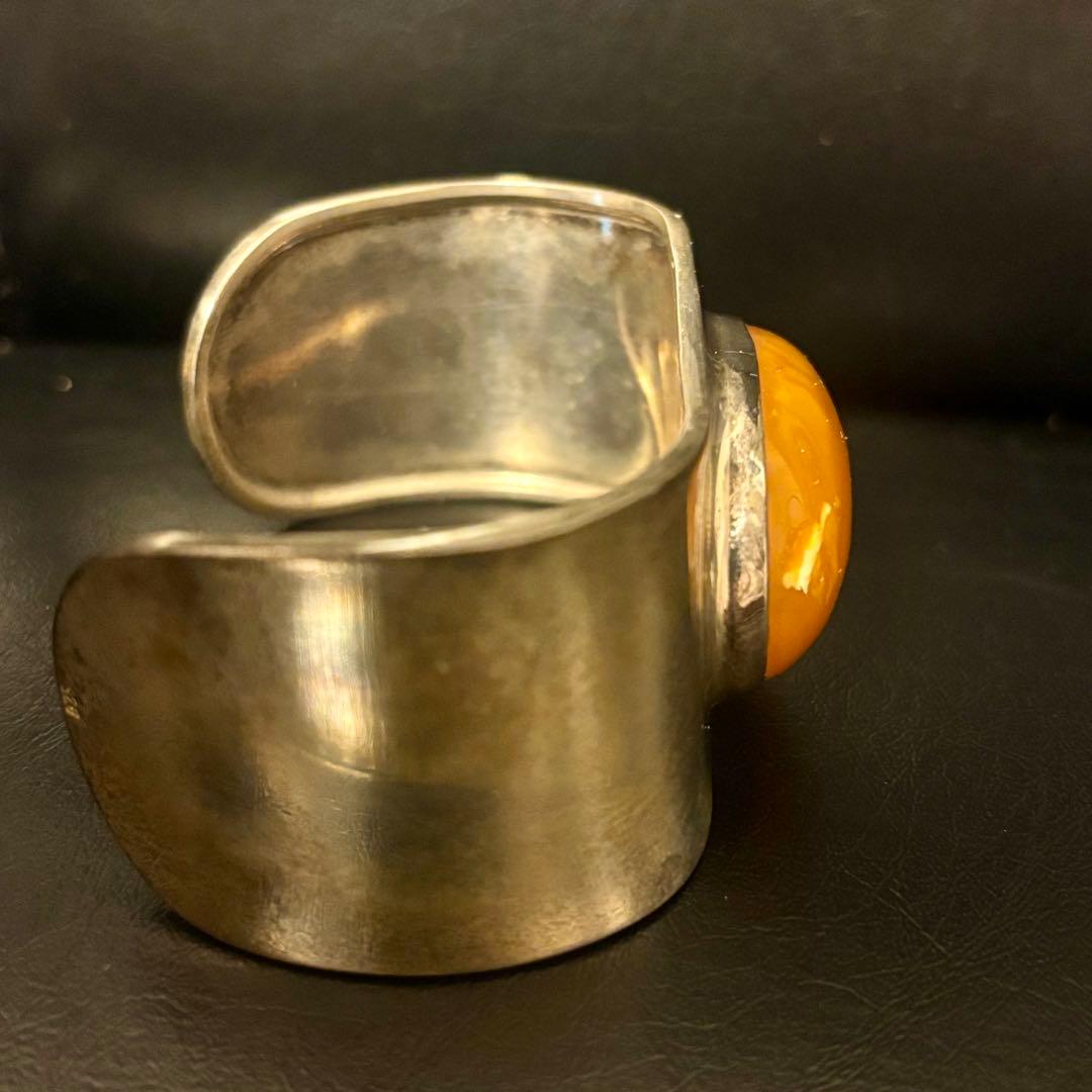 ポーランド産琥珀(ロイヤルアンバー)のシルバーバングル