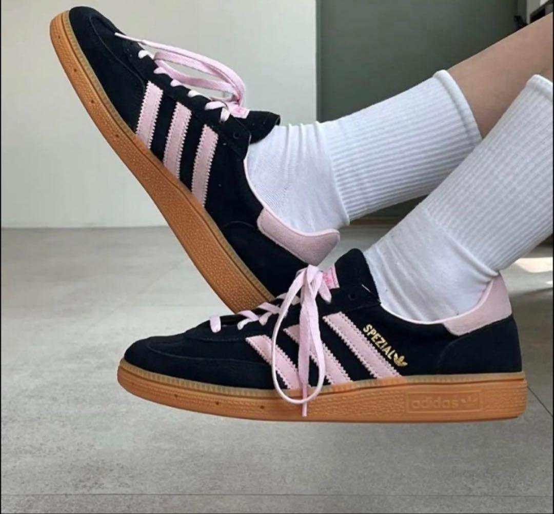 HANDBALL SPEZIAL W 23.5cm ブラック/ピンク