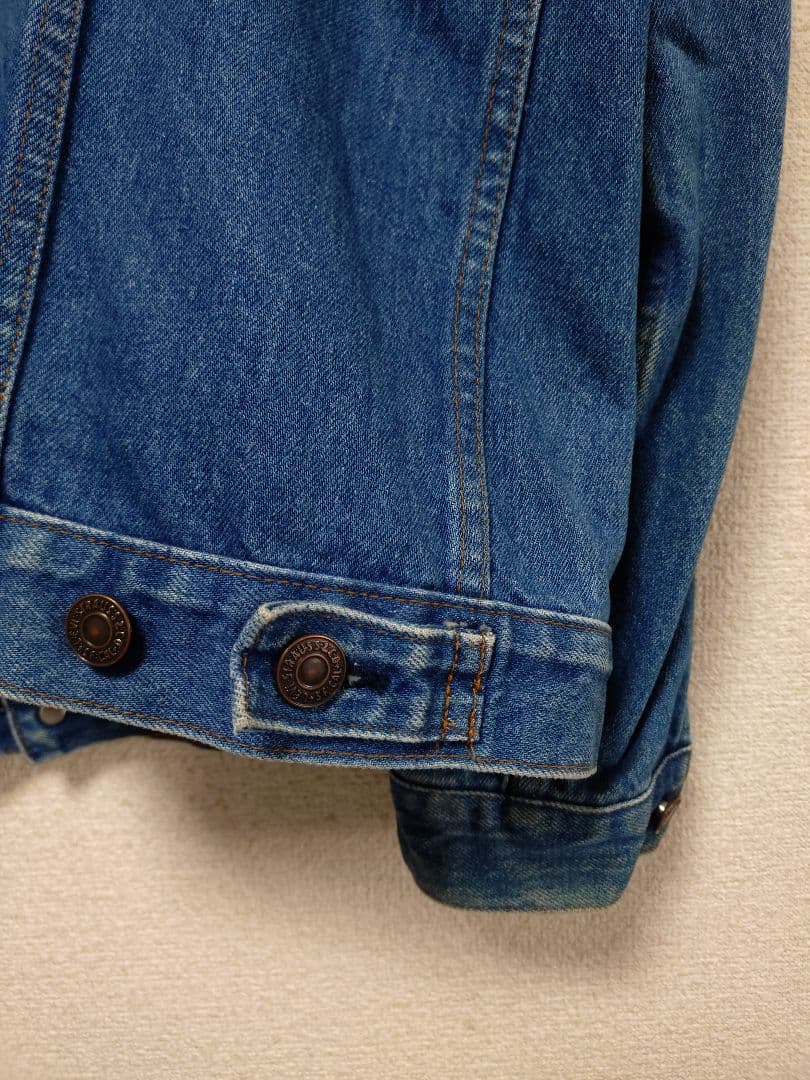 Levi’sデニムジャケット