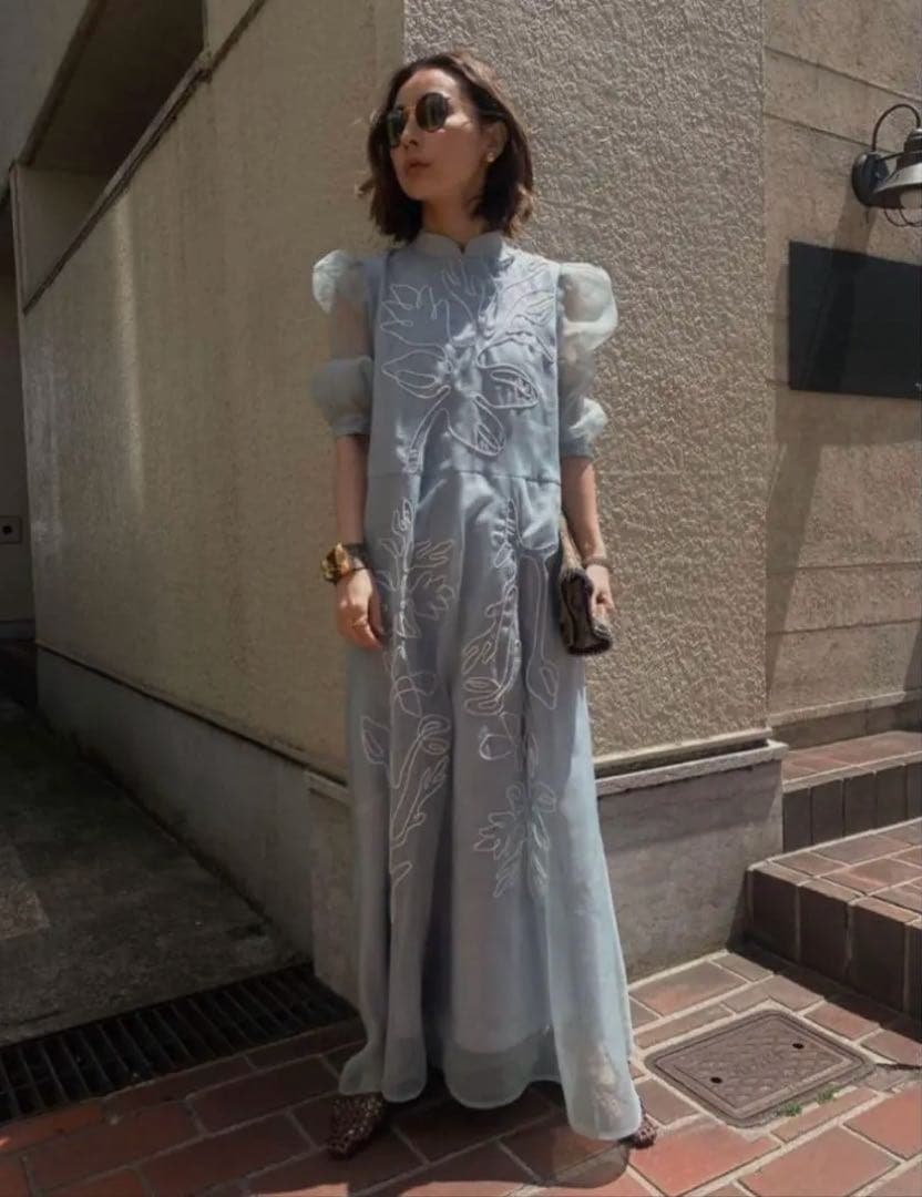 Ameri ベルト•ボタン付MEDIFOREST EMBROIDERYDRESS