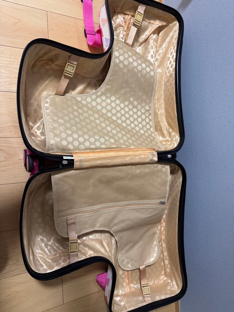 NORICCOノリッコ 子どもが乗れる スーツケース Mサイズ