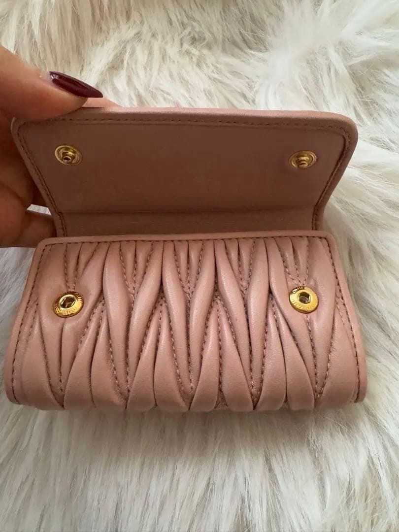 【新品未使用】miu miu ピンク レザー キーケース