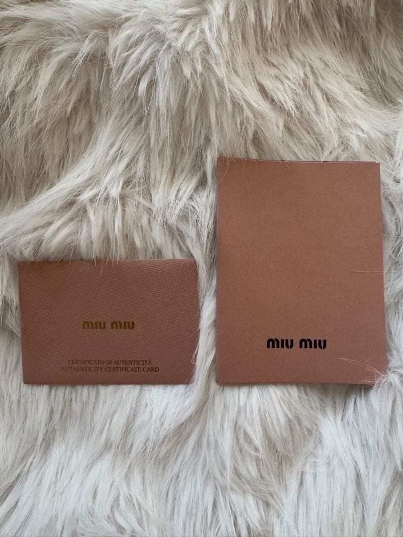 【新品未使用】miu miu ピンク レザー キーケース