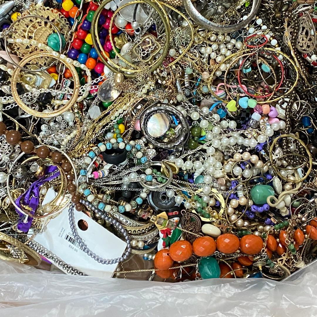 大量　まとめ売り　ジャンク　未選別　アクセサリー色々④　約9.9㎏　ネックレス他
