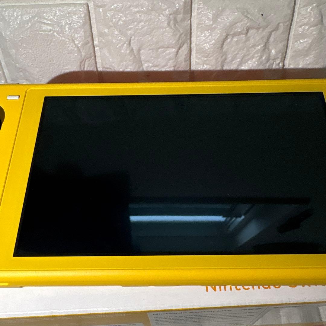 Nintendo Switch Lite イエロー　　　　　　　　3