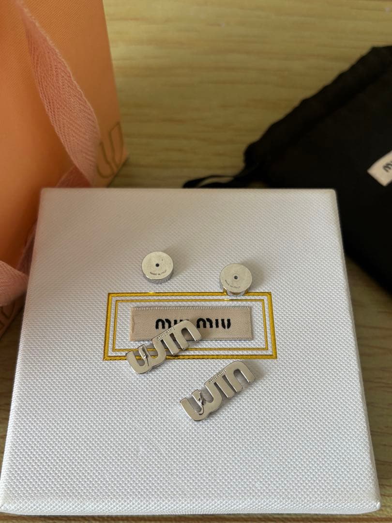 綺麗☆（ミュウミュウ）ロゴ クリスタル ピアス★お値下げ