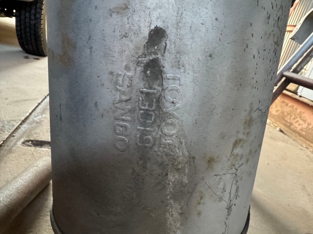 TOYOTA ハイエース、ダイナ触媒コンバーター パーツ取り又は素材用