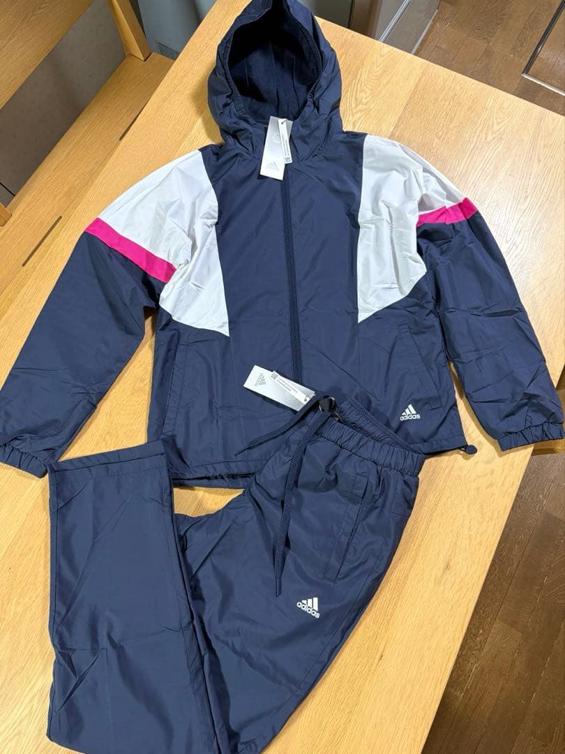 アディダス　裏起毛ウインドブレーカー上下　レディースM 新品未使用