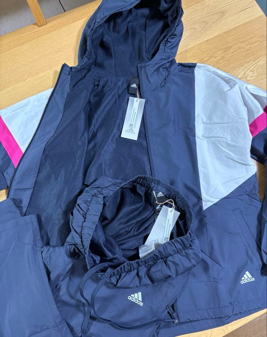 アディダス　裏起毛ウインドブレーカー上下　レディースM 新品未使用