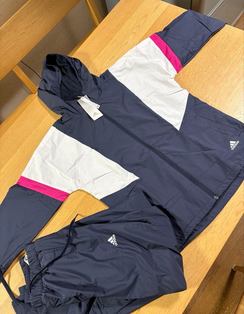 アディダス　裏起毛ウインドブレーカー上下　レディースM 新品未使用