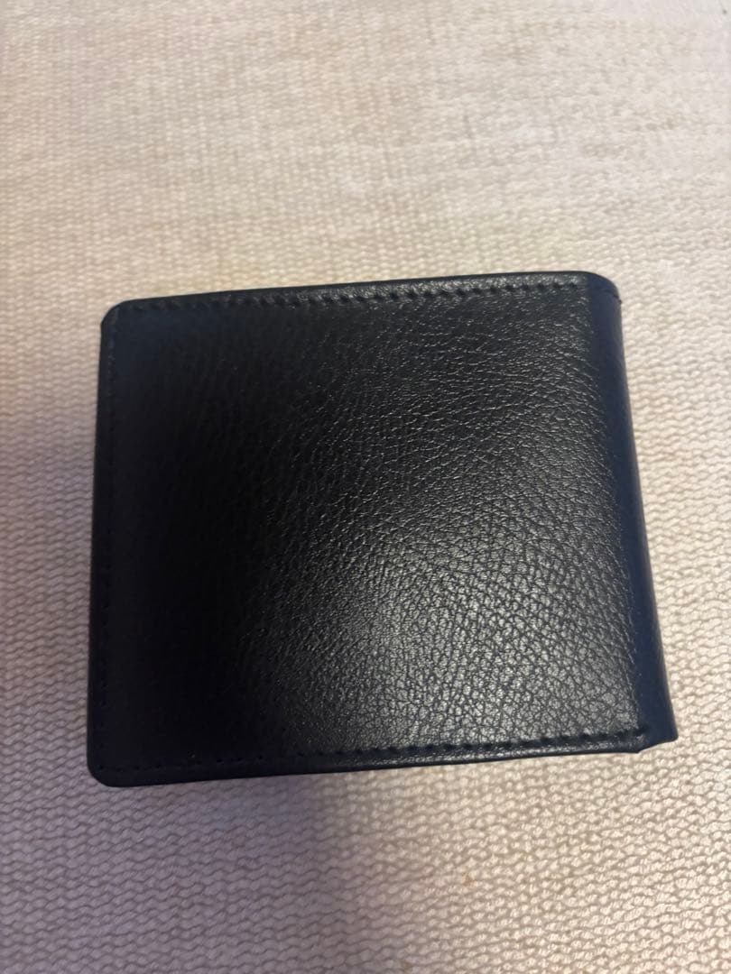 皇居菊紋牛革財布　黒レザー二つ折り財布