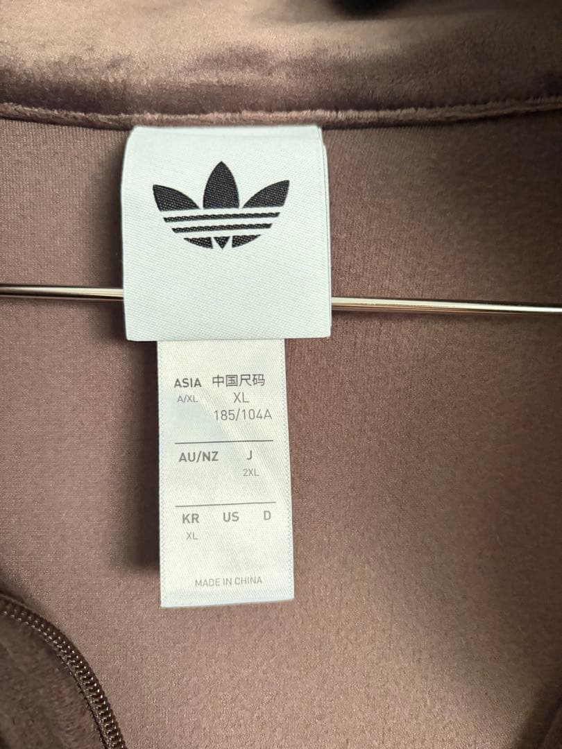 adidas ブラウンベロアー