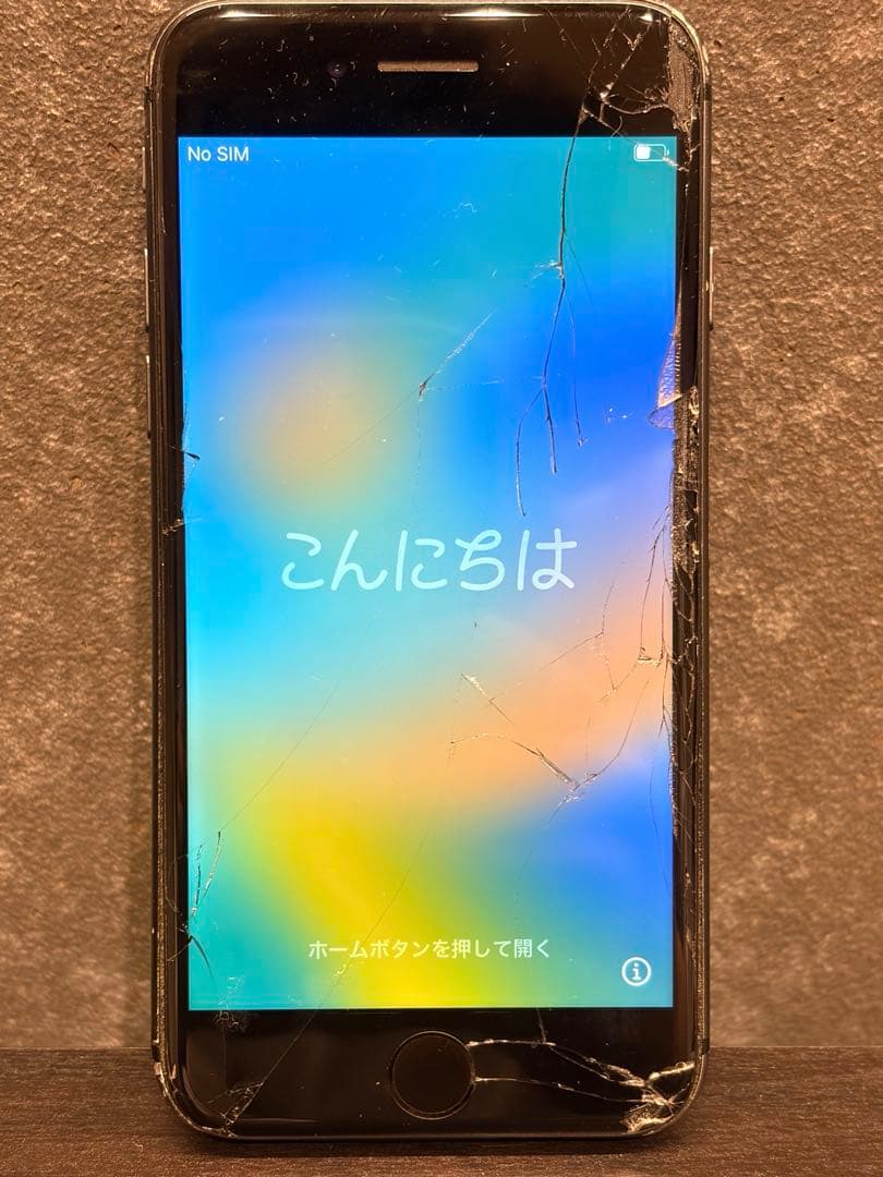 【使用可】iPhone8 64GB SIMフリー 画面割れ 73%