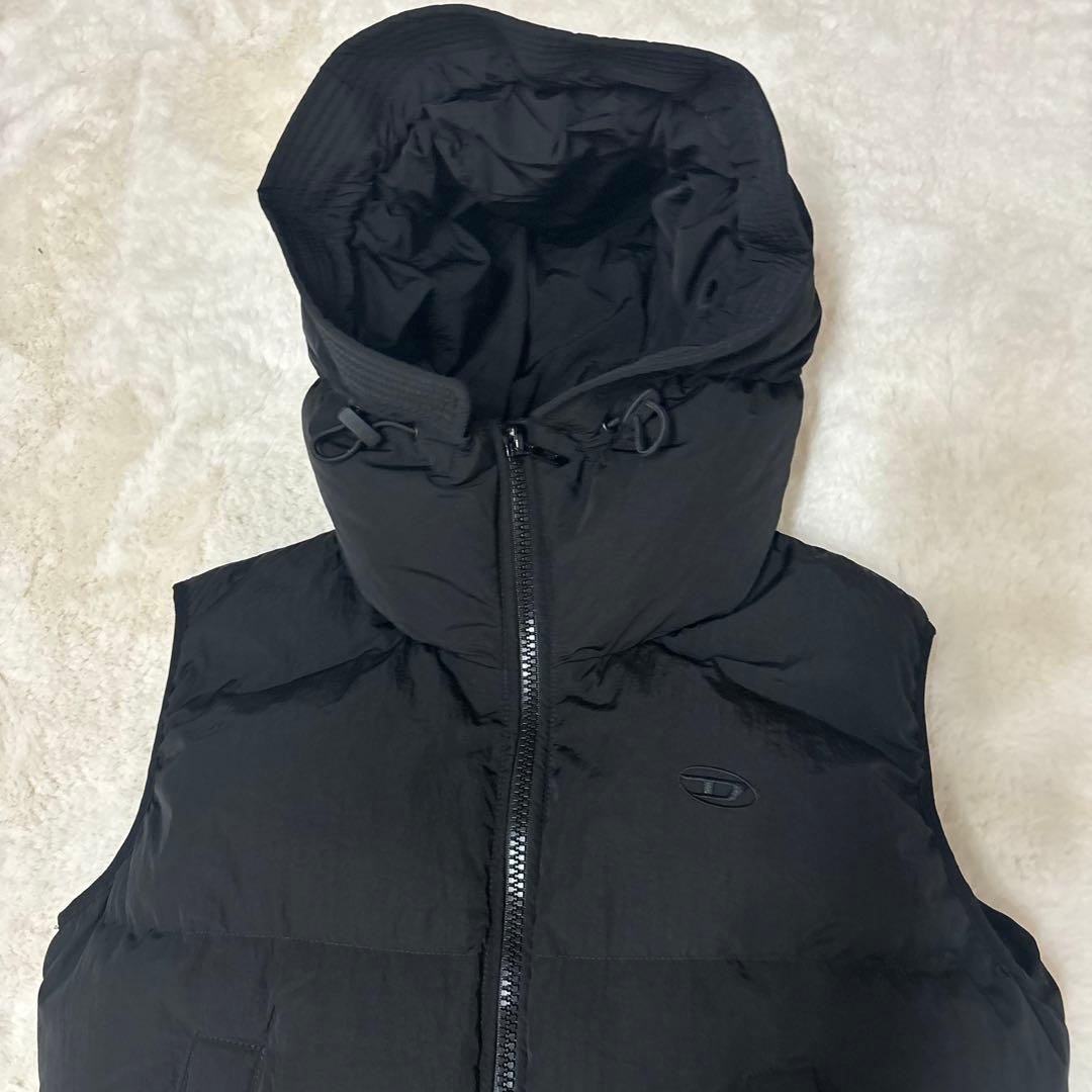 極美品　DIESEL ブラック ダウンベスト フード付き　40 2024年モデル