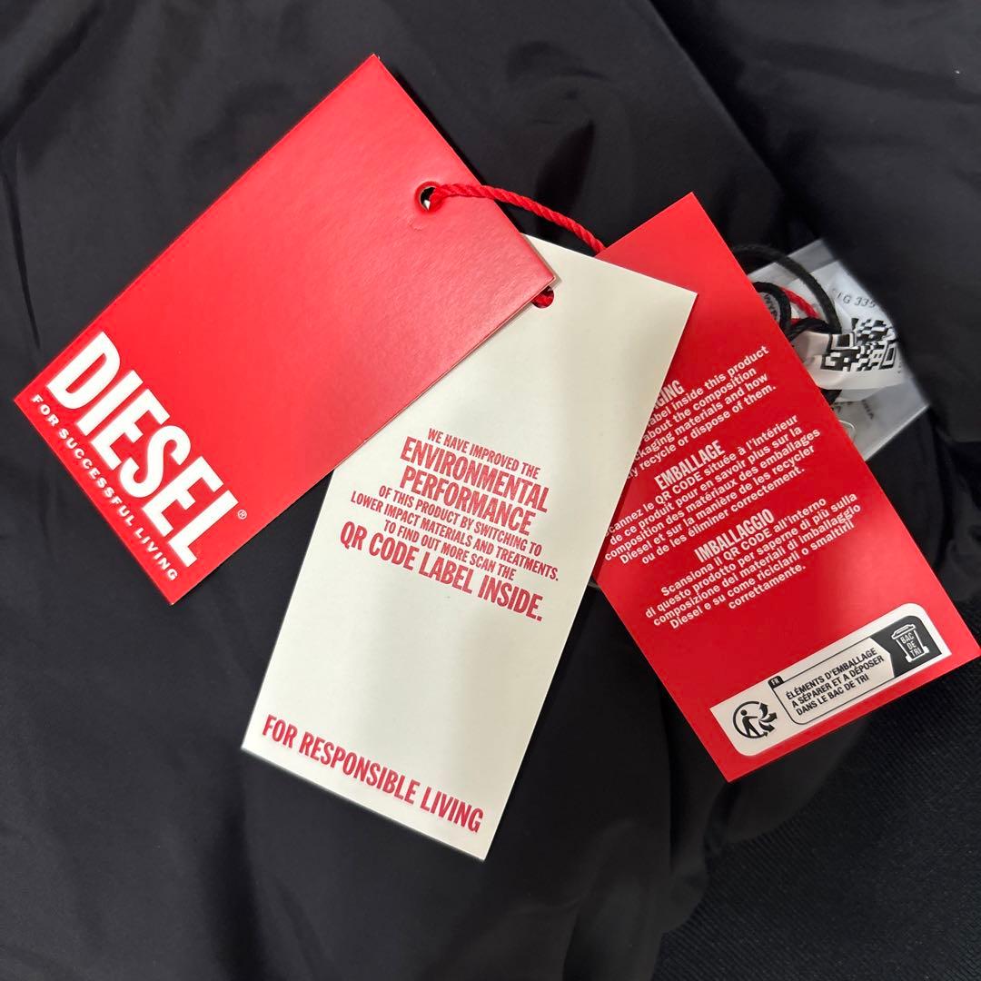 極美品　DIESEL ブラック ダウンベスト フード付き　40 2024年モデル