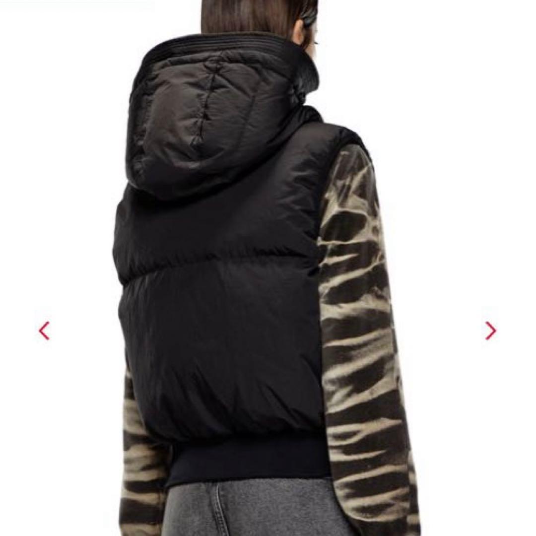 極美品　DIESEL ブラック ダウンベスト フード付き　40 2024年モデル