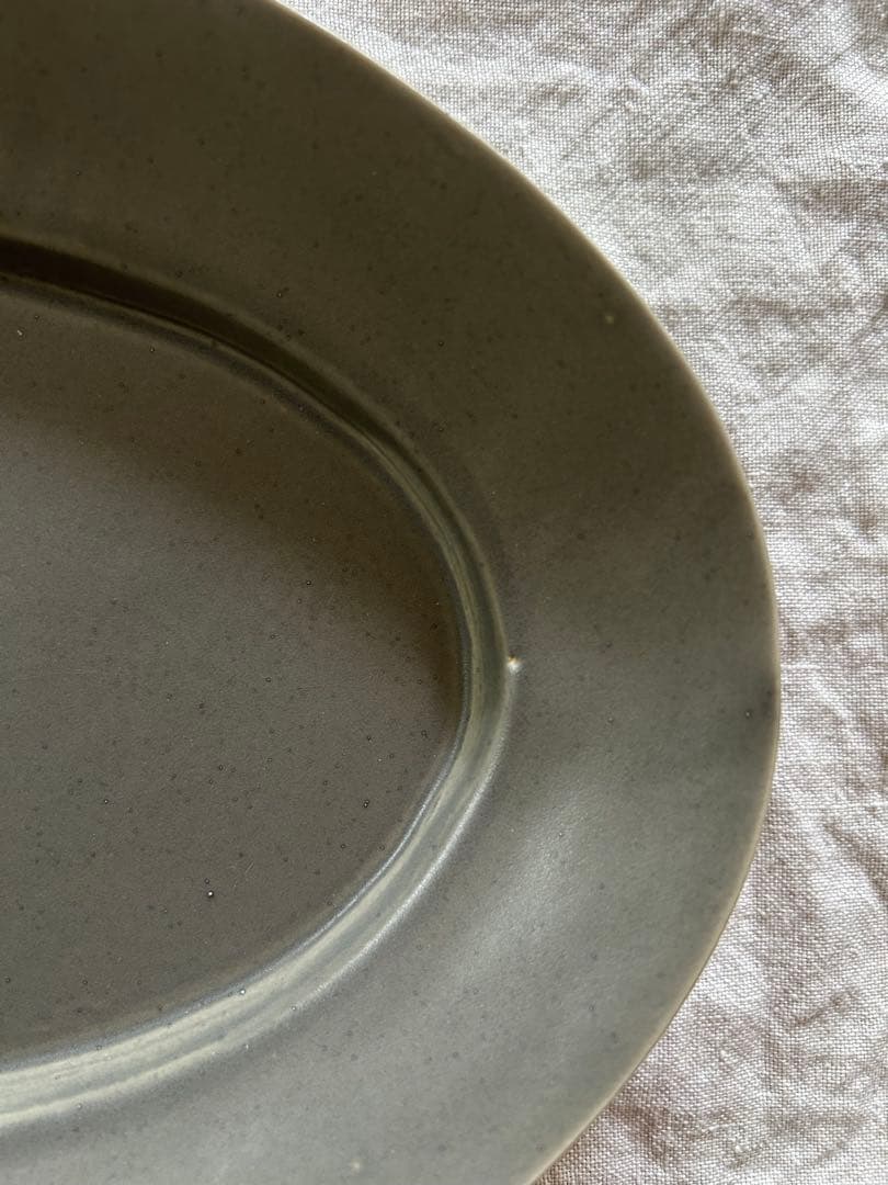 井山三希子　オーバルプレート3番グレー