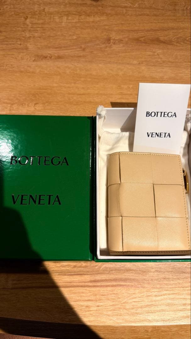 Bottega Veneta ベージュ 二つ折り財布