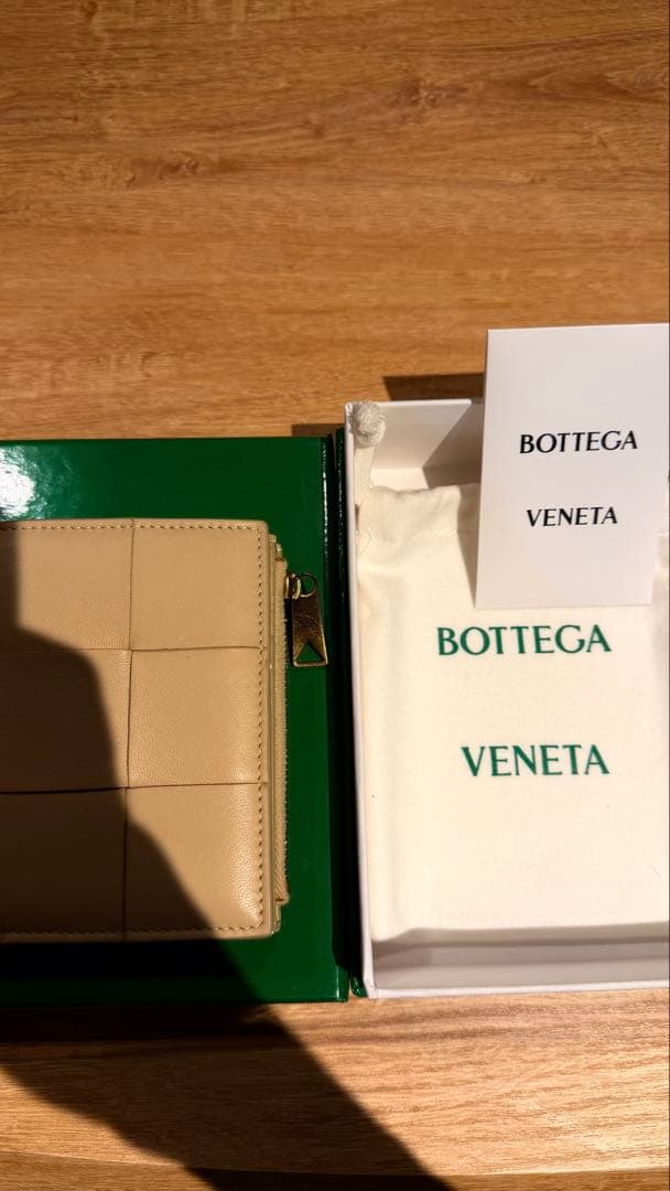 Bottega Veneta ベージュ 二つ折り財布
