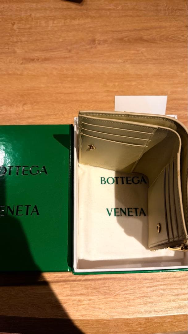 Bottega Veneta ベージュ 二つ折り財布