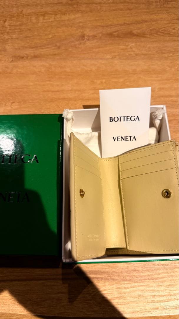 Bottega Veneta ベージュ 二つ折り財布