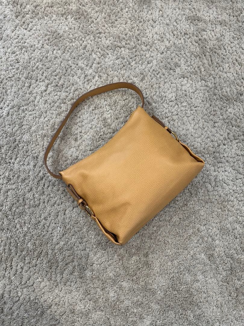 LOEWE レザーショルダーバッグ ベージュ