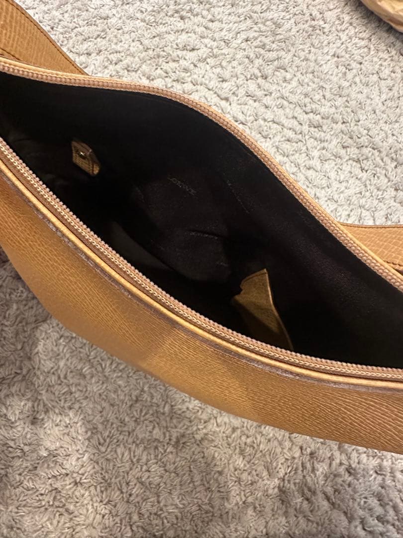 LOEWE レザーショルダーバッグ ベージュ