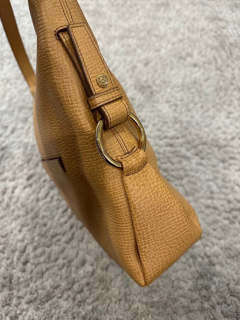 LOEWE レザーショルダーバッグ ベージュ